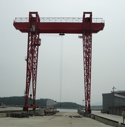 造船門式起重機(jī)